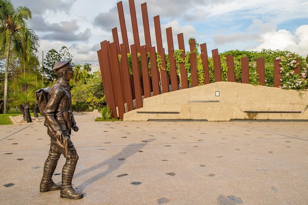 Queens Park featuring a statue or sculpture