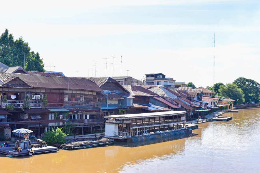 Ancient Wooden Houses at Sam Chuk Market in Suphanburi Province, Thailand