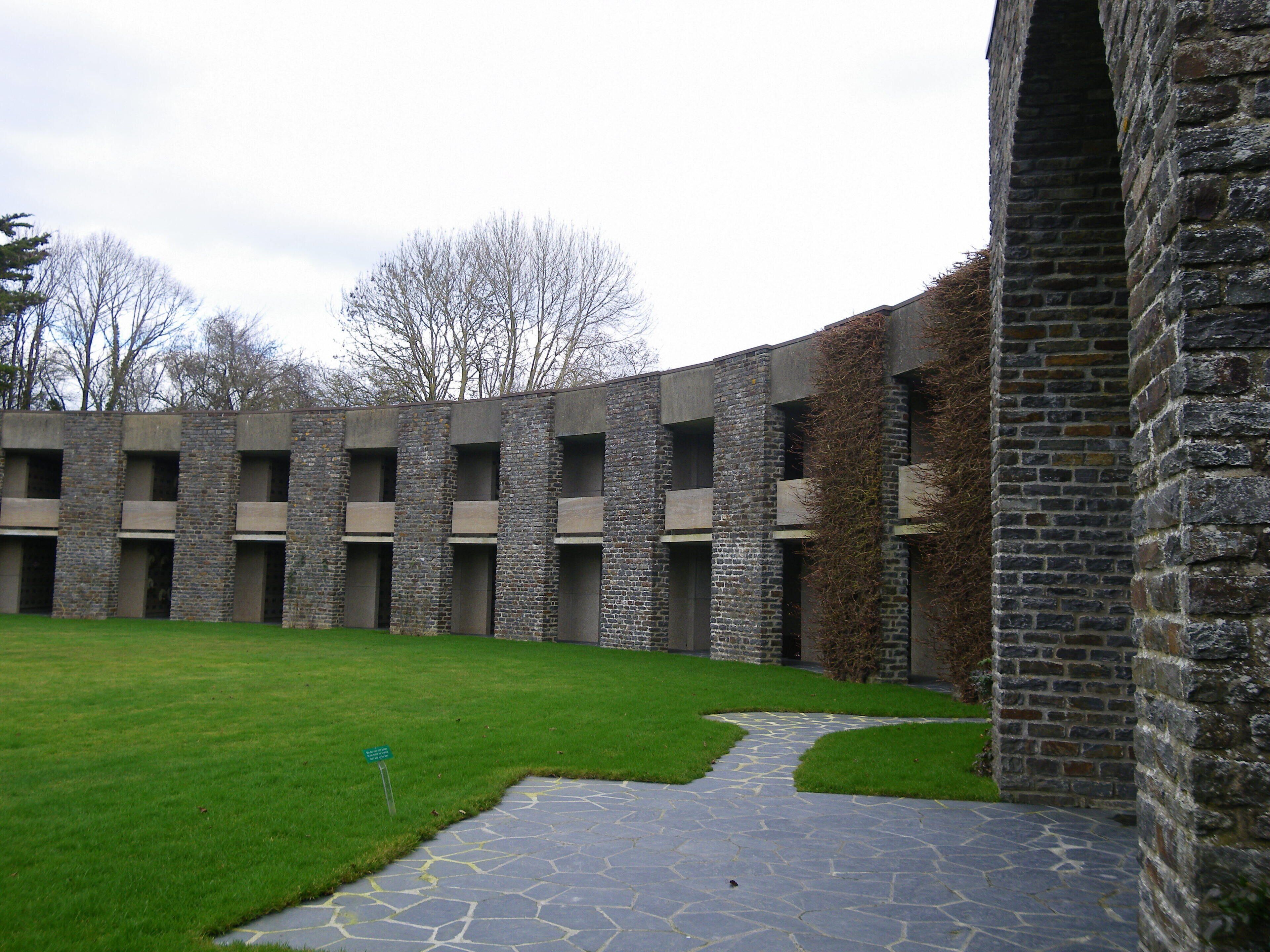 vue du cimetiere allemand du mont de l'huisnes