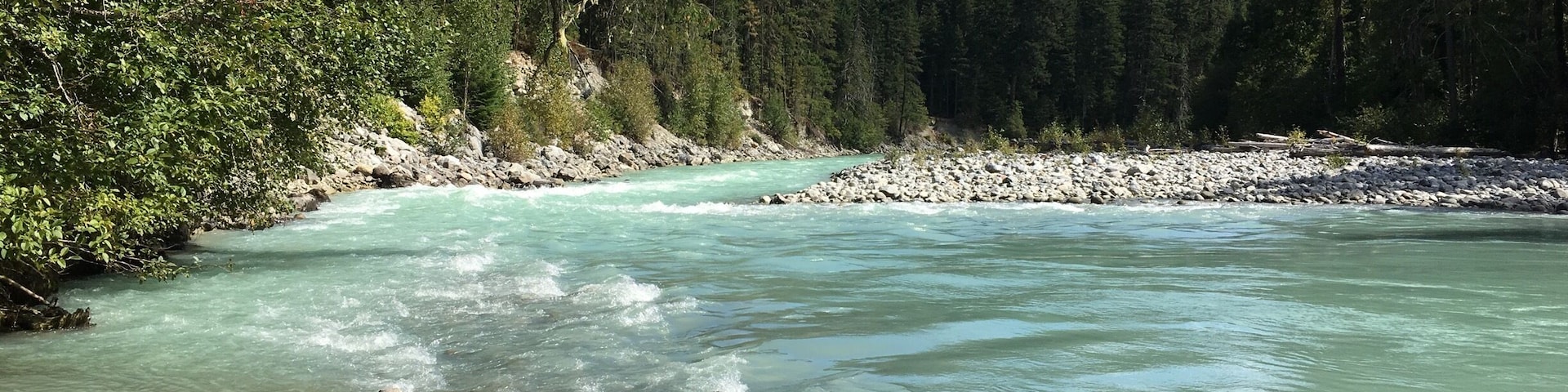 Beautiful campground with world class mountain and river views. Follow the trail to Green River and dip your toes in the glacier fed water.