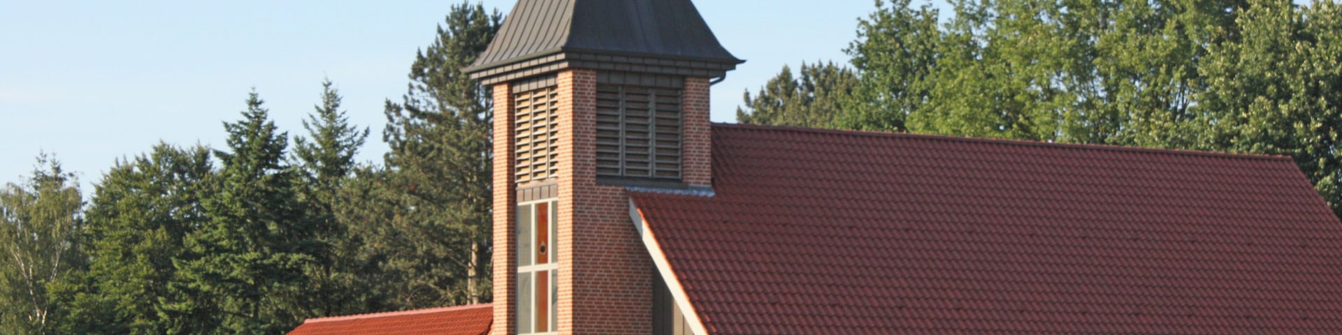 Auferstehungskapelle der evangelischen Kirchengemeinde Ladbergen. Sie gehört zum Friedhof am Rott.