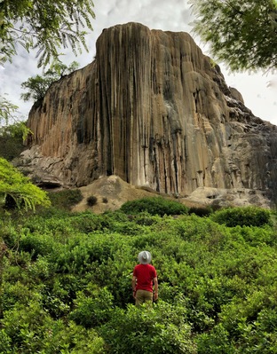 Hikes that takes you to unbelievable places, moments that turns into an #Adventure for a lifetime. 😍