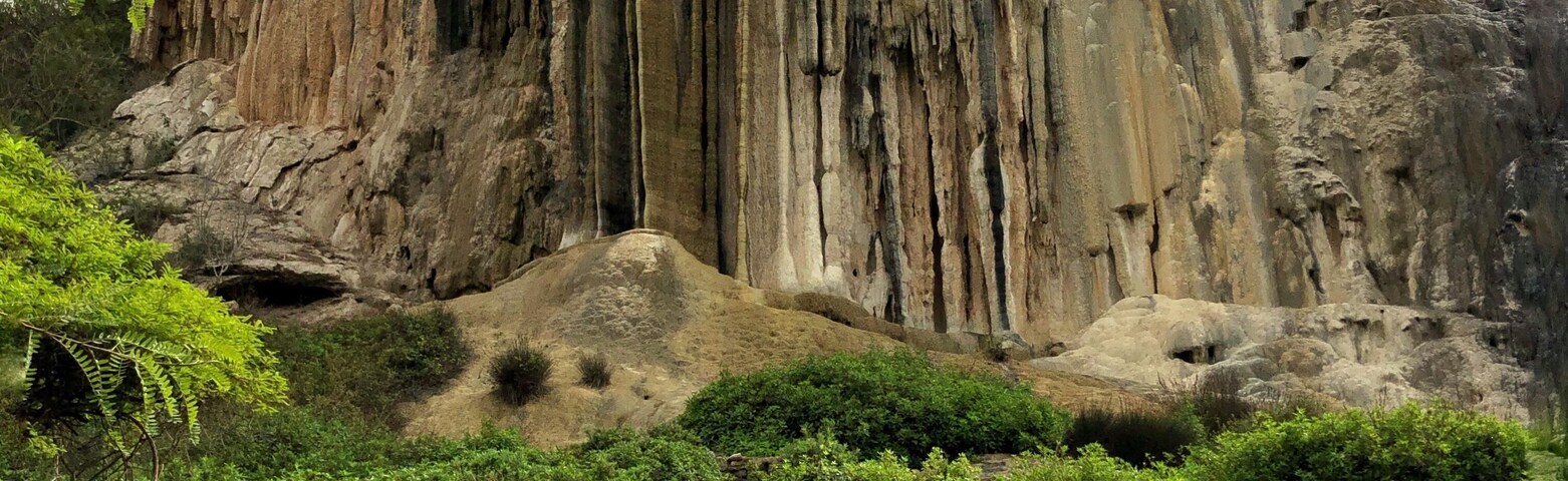 Hikes that takes you to unbelievable places, moments that turns into an #Adventure for a lifetime. 😍