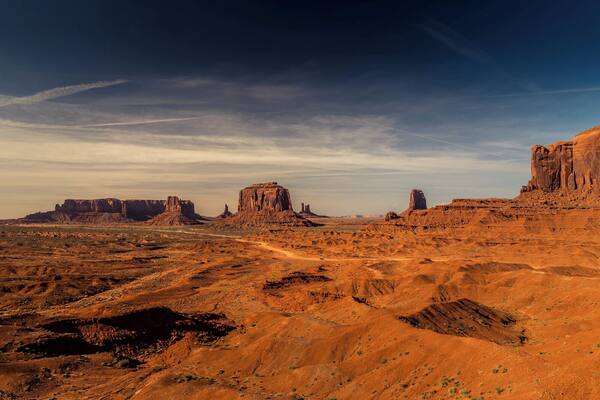One of the classic shots in Monument Valley. I tried to recreate a cinematic look, ÂŽcause thatÂŽs how we know that area ;-)