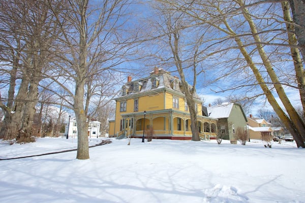 Beaconsfield Historic House which includes snow and a house