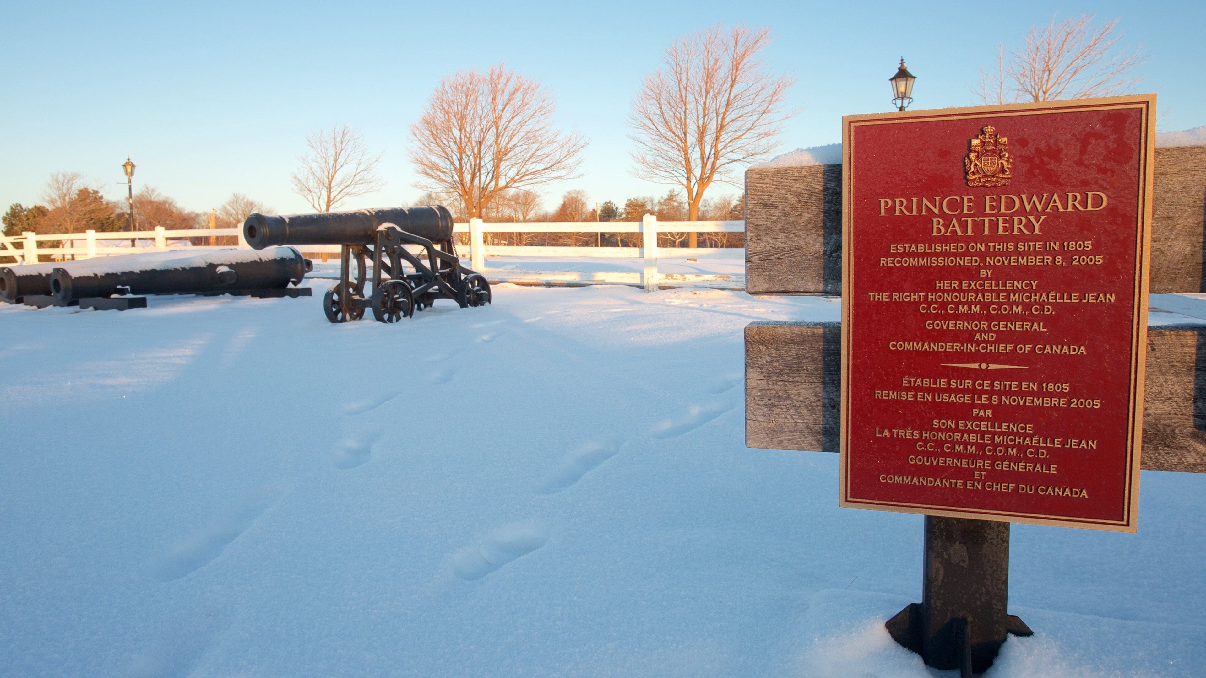 Prince Edward Battery mettant en vedette neige et signalisation