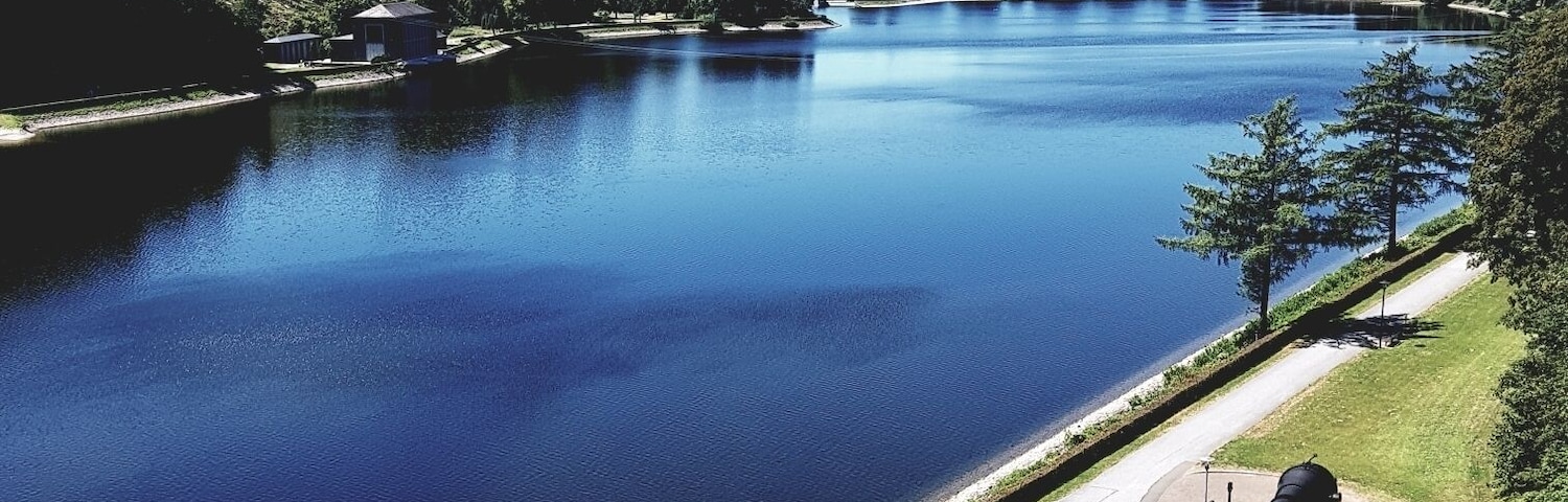 Staumauer am Möhnesee