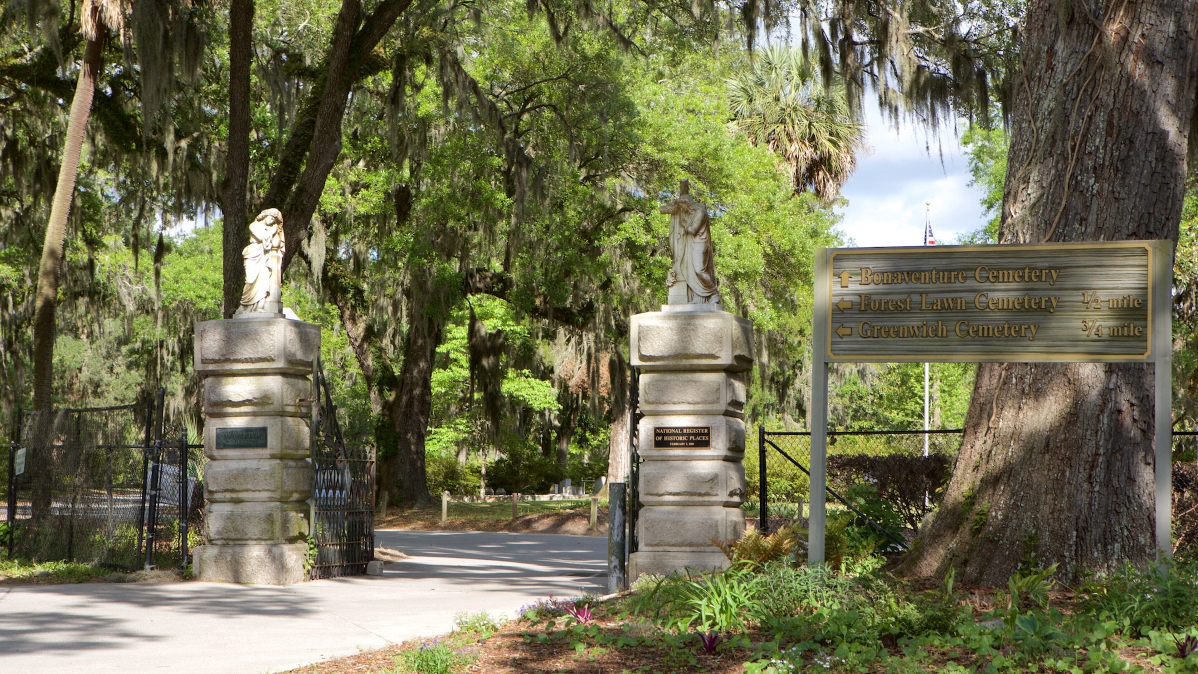 Bonaventure Cemetery which includes a cemetery