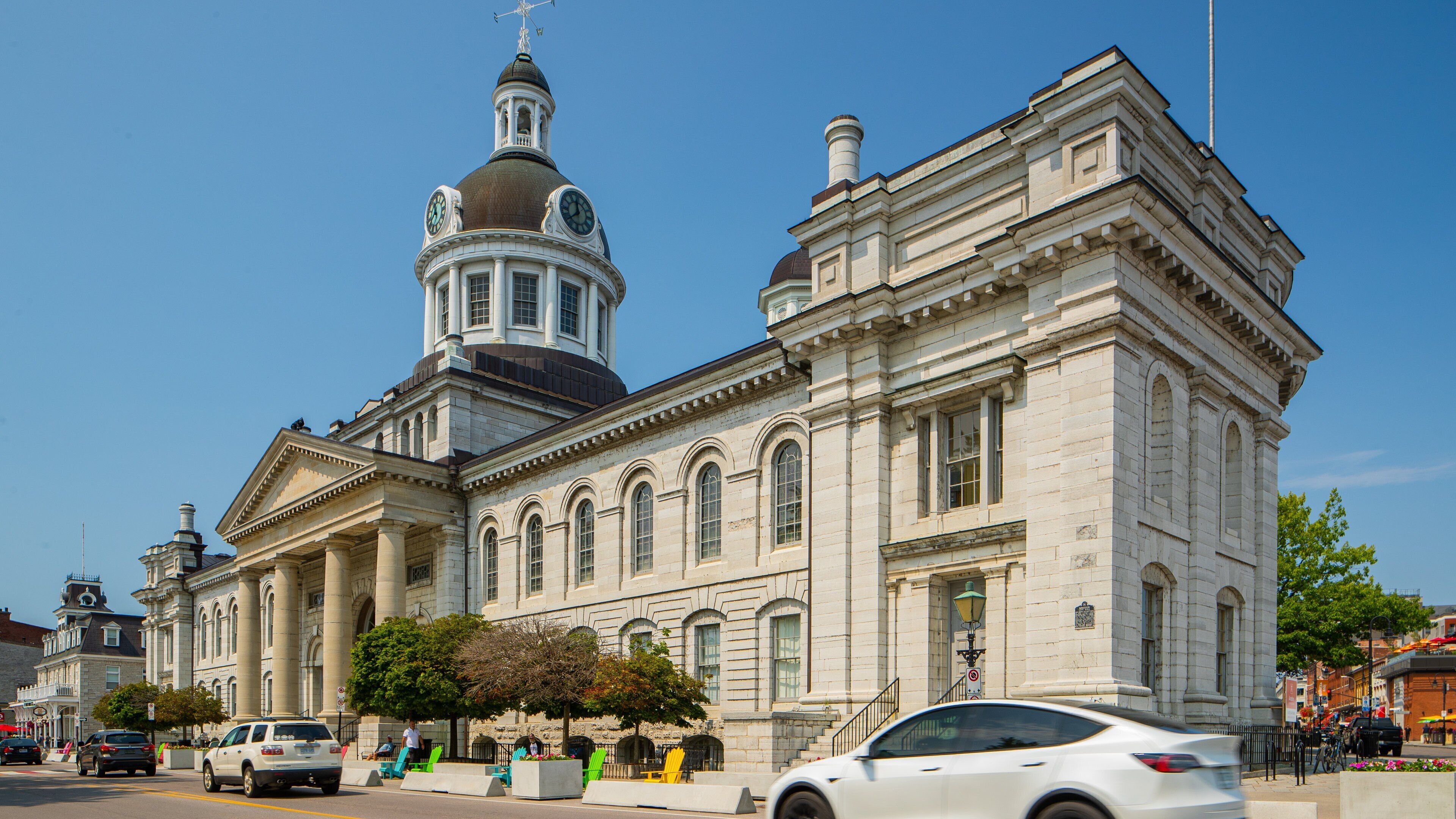 Kingston City Hall showing heritage architecture and an administrative buidling