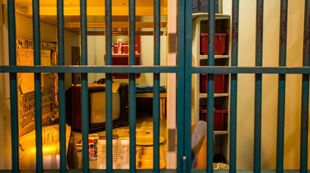 Canada\'s Penitentiary Museum featuring interior views