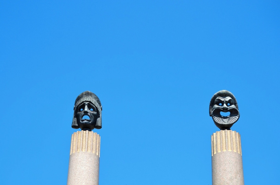 The masks of tragedy and (broadly speaking) comedy on pillars outside the theatre in Cividale del Friule. An extraordinary gem of a mediaeval town near Udine.
#blue