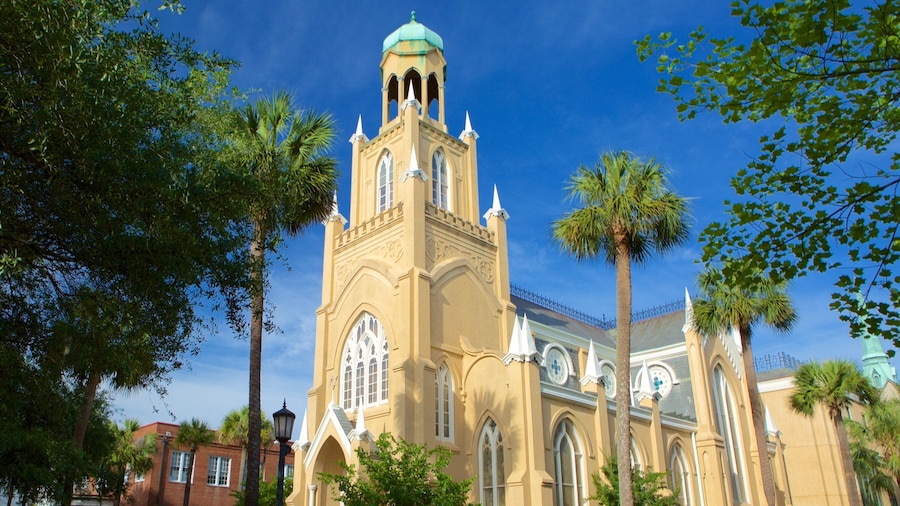 Mickve Israel Temple which includes heritage architecture, religious elements and a temple or place of worship