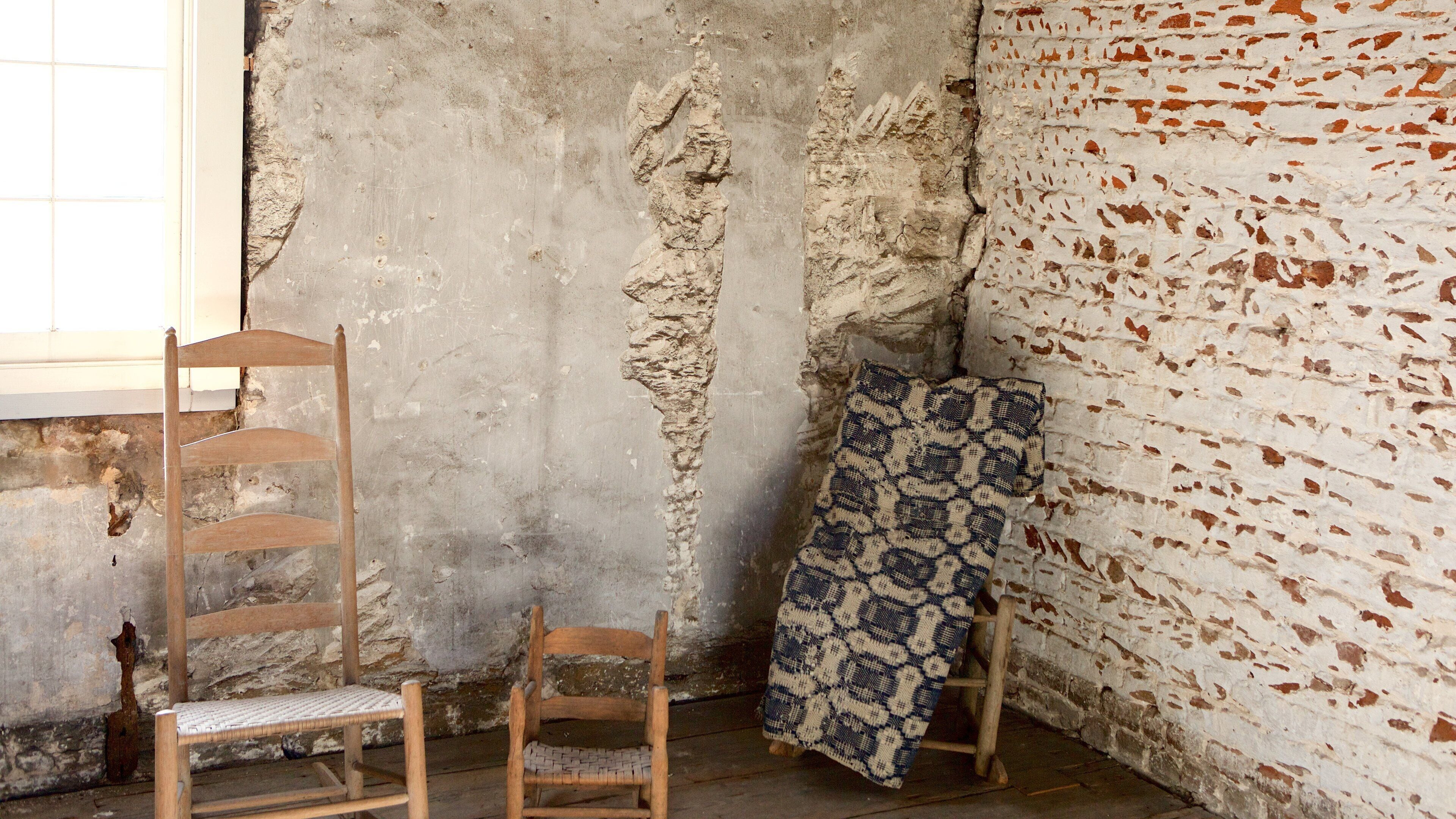 Owens-Thomas House showing interior views, heritage elements and a house