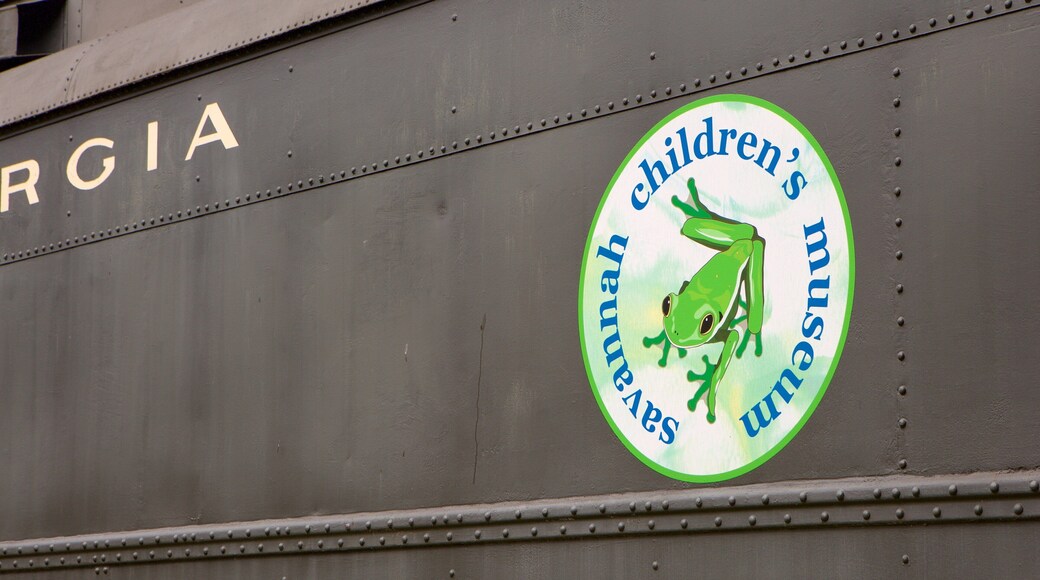 Museo de los niños de Savannah ofreciendo señalización