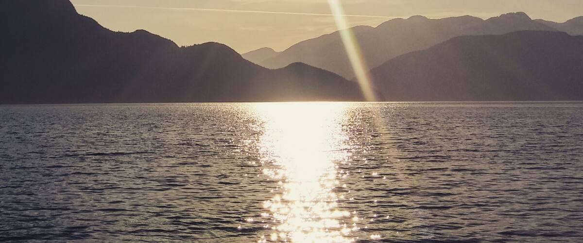 Porteau Cove is a campground located between Vancouver and Squamish. The park itself is quite small and is okay if your looking for cheep accommodations close to Vancity. The park is adjacent to 99 Hwy and CN Rail so it is not a place to go to if your looking for quiet and solitude. Although the park is quite pretty there isn't a whole lot to do in the park itself, but there are several neighbouring hotsporlts close by such as the Sea to Sky Gondola in Squamish, the Mine Museum and more.