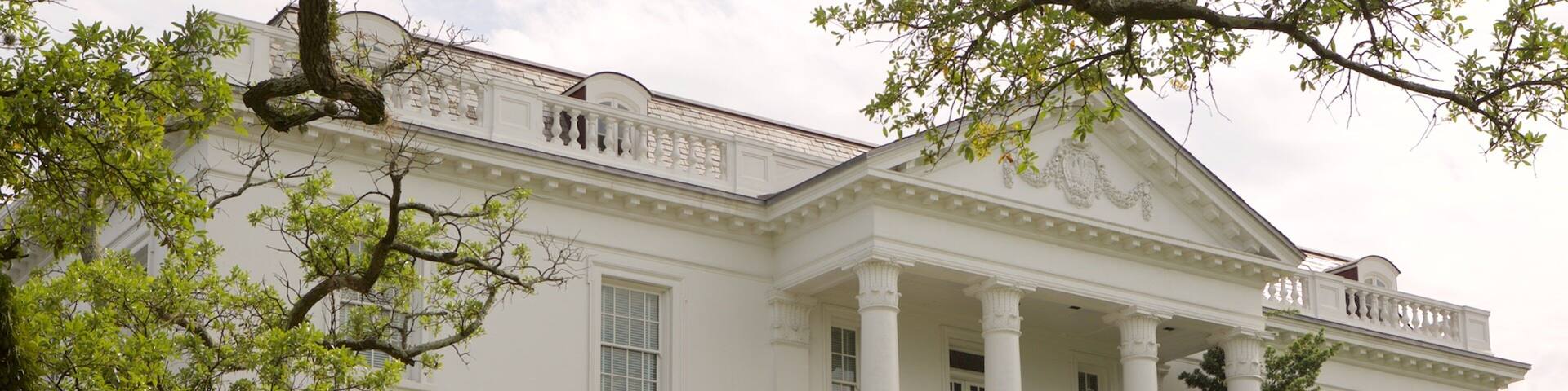 The Old Governor\'s Mansion showing heritage architecture and an administrative building