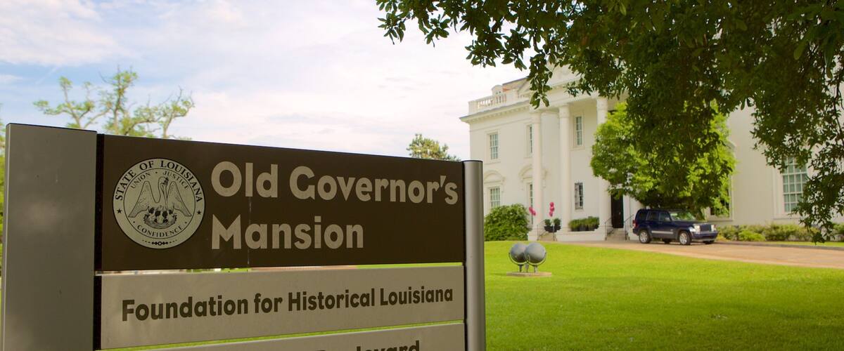 The Old Governor\'s Mansion inclusief bewegwijzering
