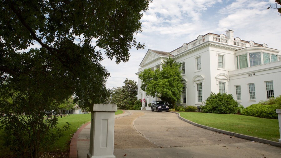 Antigua Mansión del Gobernador mostrando un edificio administrativo y patrimonio de arquitectura