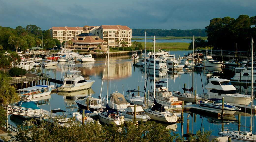 Shelter Cove Marina, Hilton Head Island, Shutterstock ID 1233599833, Purchase Order: SP-1891 Wave 0, Client/Licensee: Hotels.com