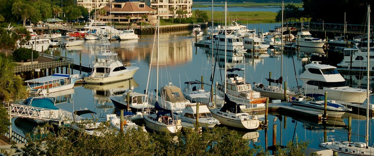 Shelter Cove Marina, Hilton Head Island, Shutterstock ID 1233599833, Purchase Order: SP-1891 Wave 0, Client/Licensee: Hotels.com