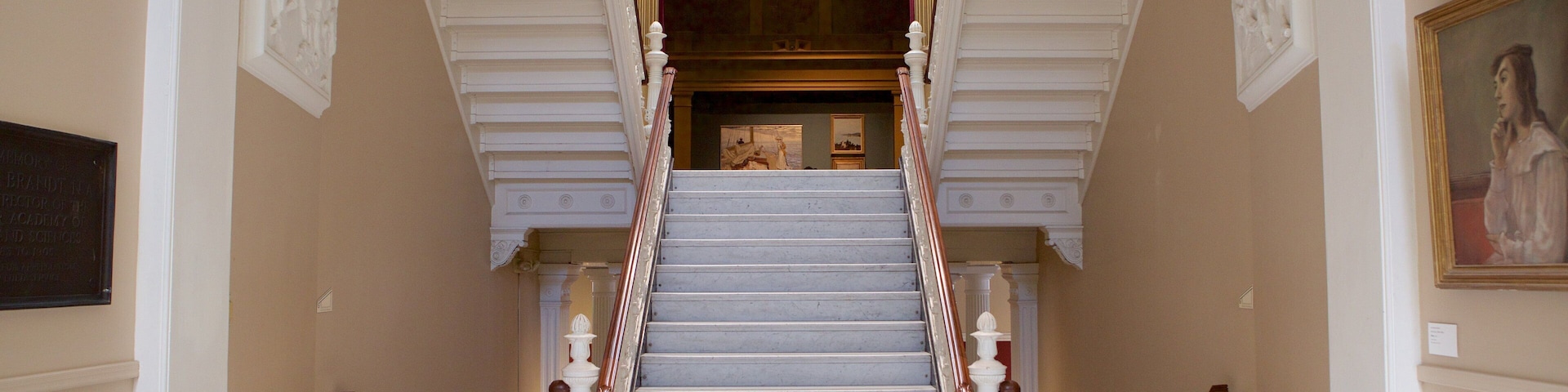 Telfair Square que inclui vistas internas