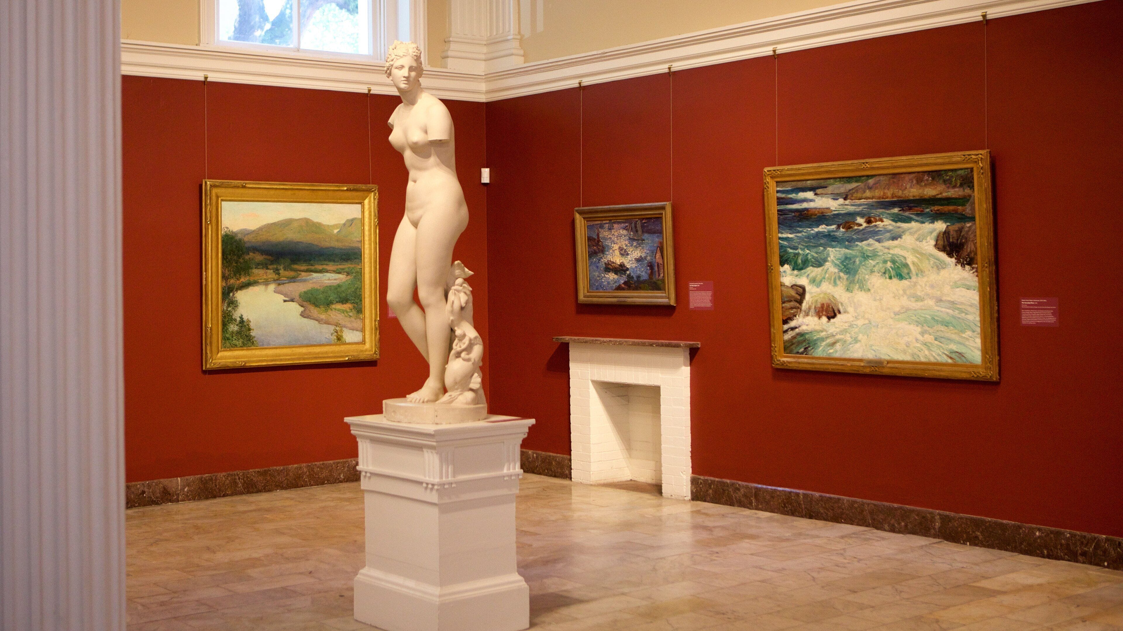 泰菲爾廣場 呈现出 藝術, 雕像或雕塑 和 內部景觀