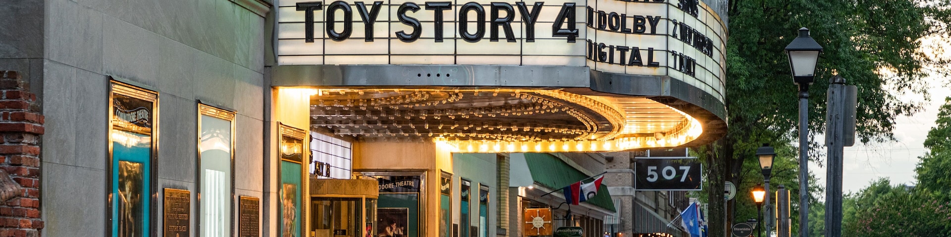 Commodore Theatre featuring signage