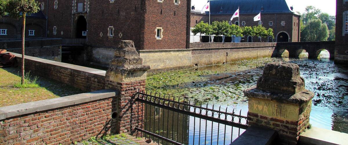 Hoensbroek Castle is one of the largest and most beautiful castles in the Netherlands.
http://www.kasteelhoensbroek.nl/en/