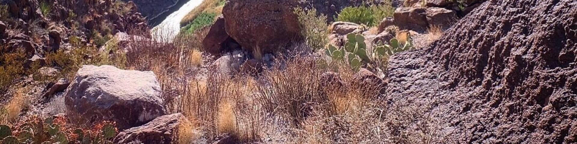 The river drive on the Texas mountain trail bordering Mexico and the Rio Grande is such a beautiful scenic drive!
#roads #mountains #riogrande #scenic #texas #bigbend