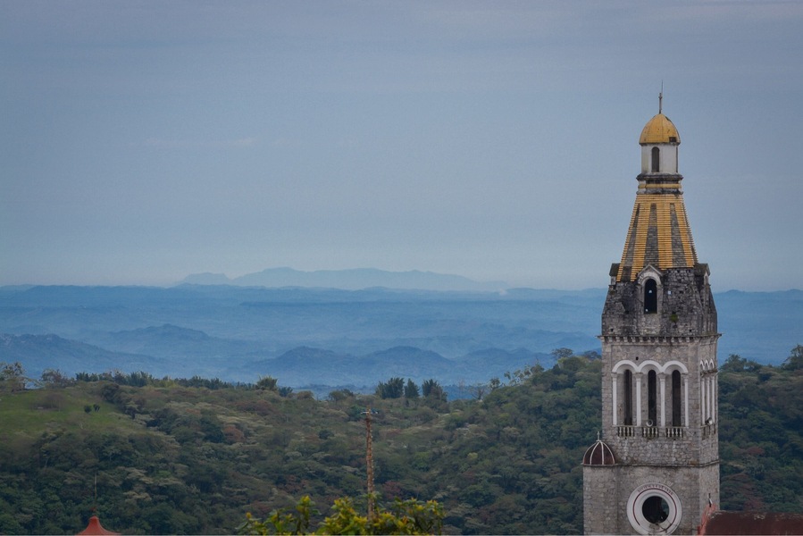 Vista panoramica de la sierra desde la Ciudad de Cuetzalan, Puebla