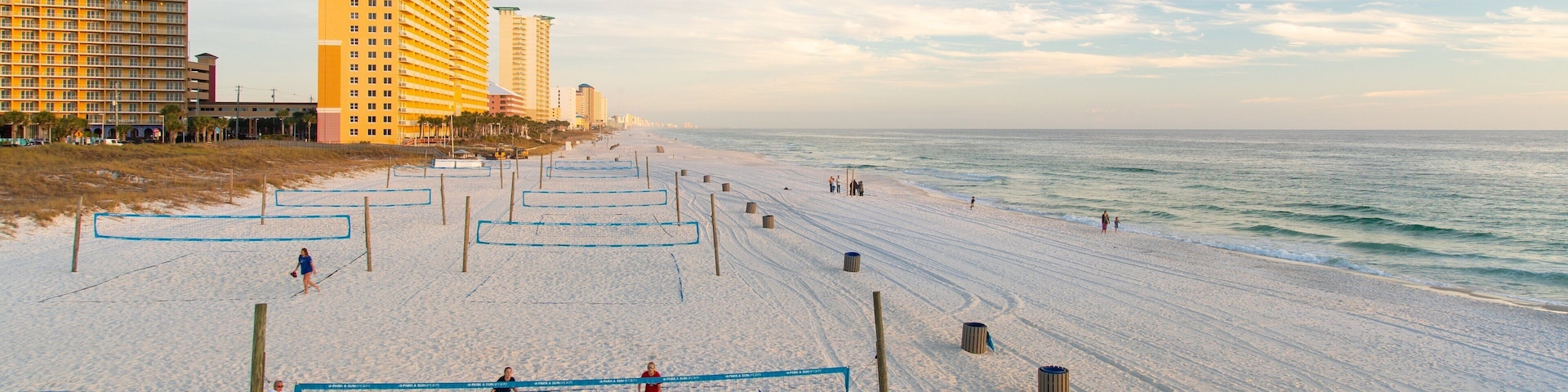 Russell-Fields Pier showing general coastal views, a coastal town and landscape views
