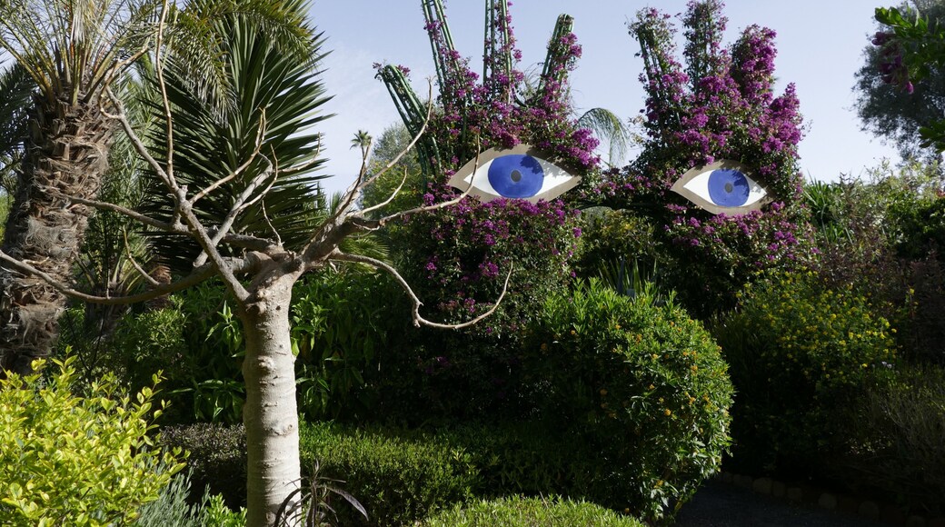 Art in a garden, a really contemplative place to visit!