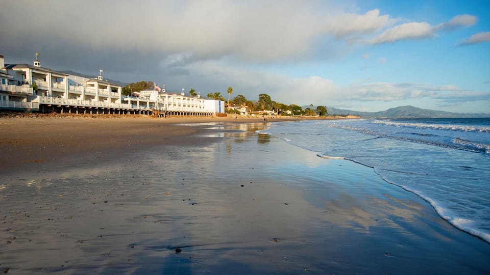 USA, California. Santa Barbara County, Montecito, Miramar Beach (aka Eucalyptus Lane Beach), new Miramar Beach Hotel.