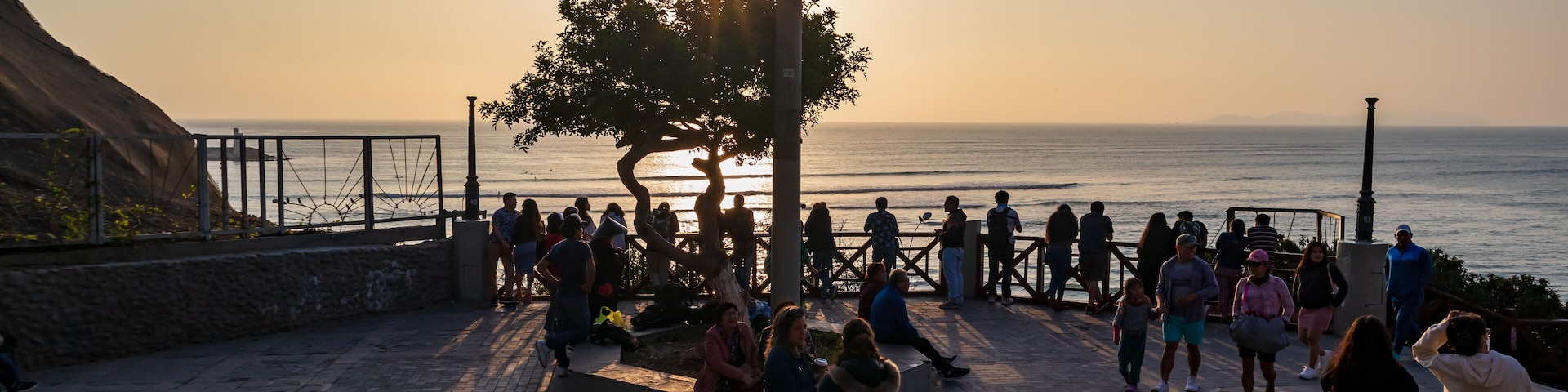 The Barranco viewpoint is a mandatory stop when you visit the Costa Verde beach in Lima, Peru.