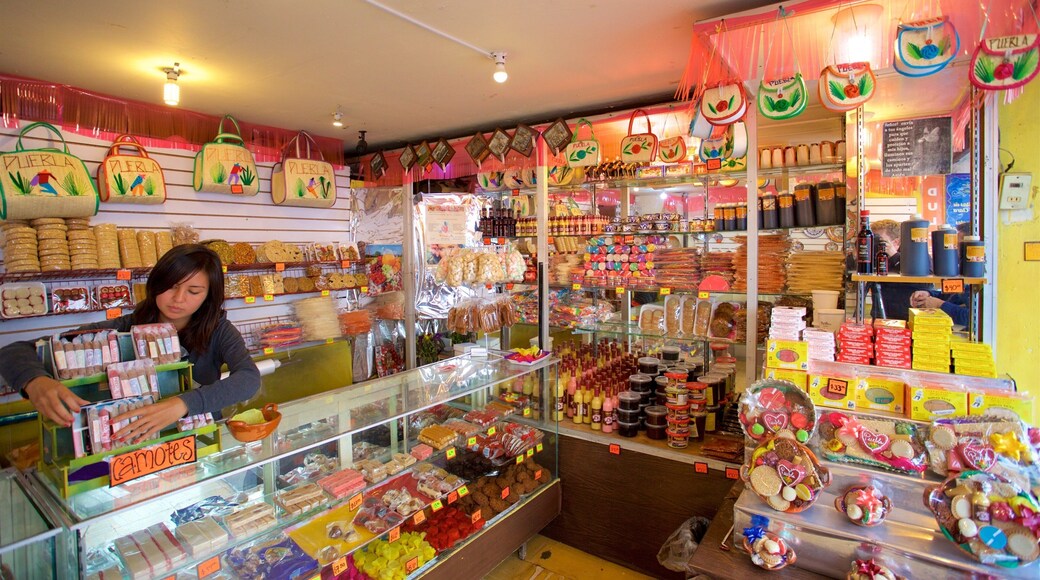 Snoepstraat inclusief eten en interieur en ook een vrouw