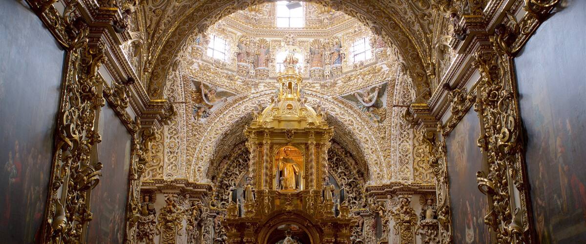 Rosario Chapel which includes interior views, a church or cathedral and heritage elements