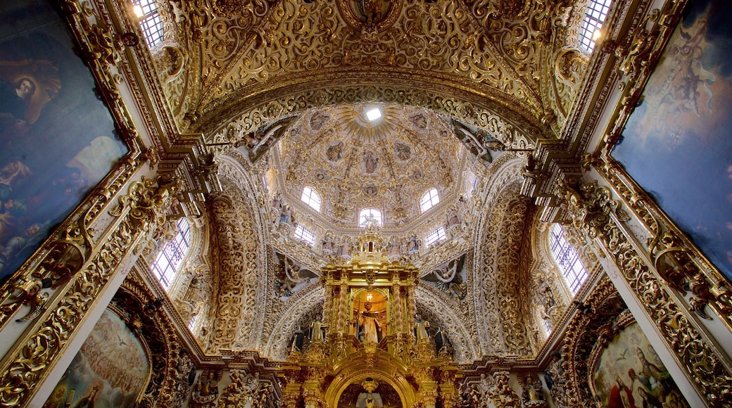 Rosario Chapel which includes a church or cathedral, interior views and heritage elements