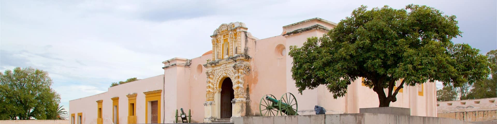 Fort Loreto featuring heritage elements and military items