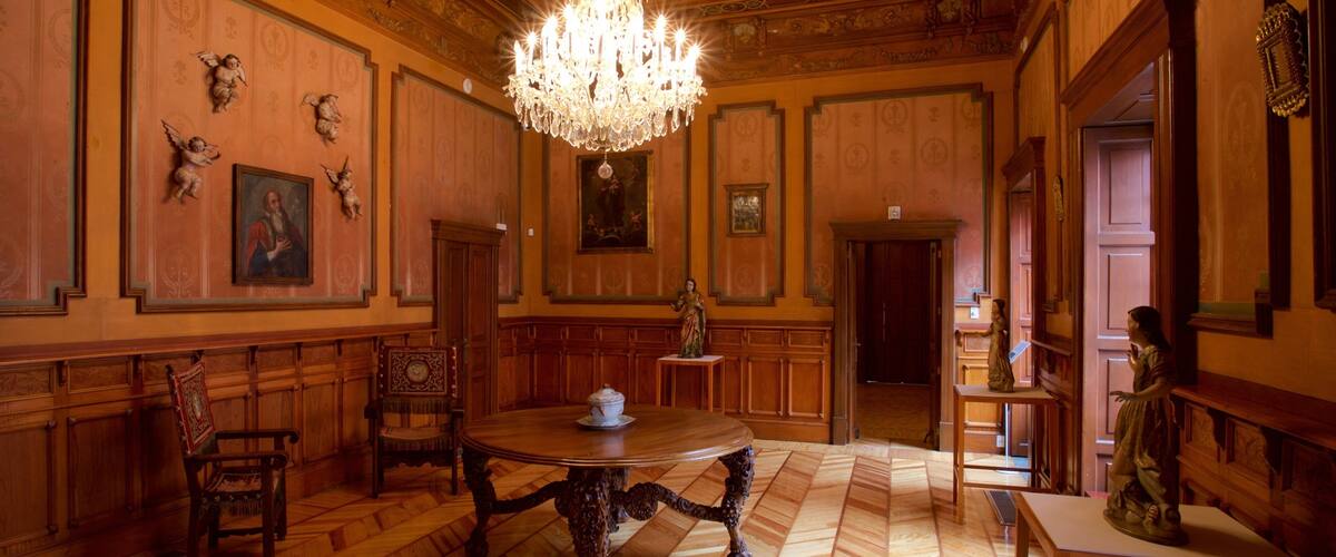 Museo Amparo joka esittää sisäkuvat ja perintökohteet