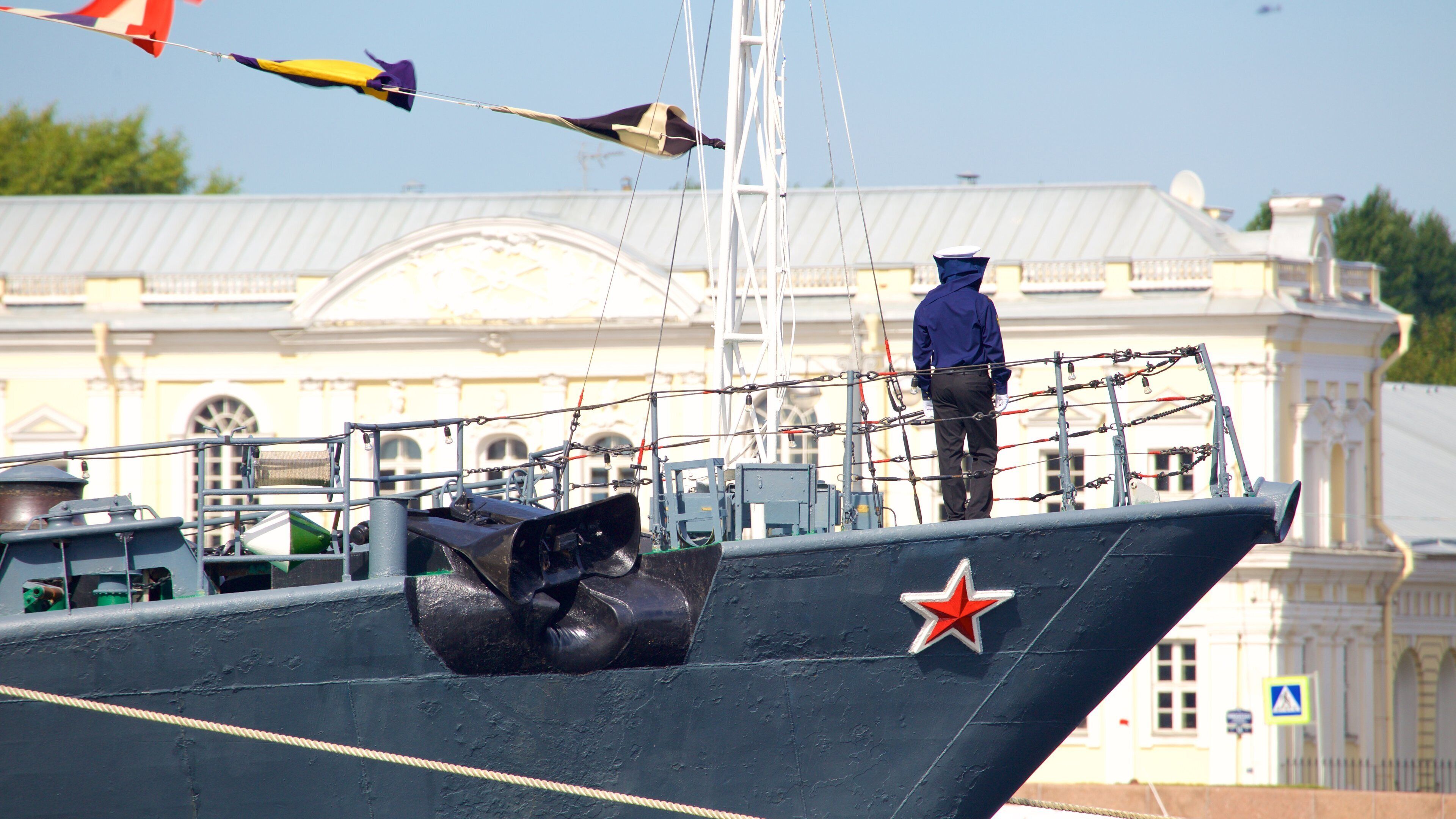 Admiralty Embankment showing military items