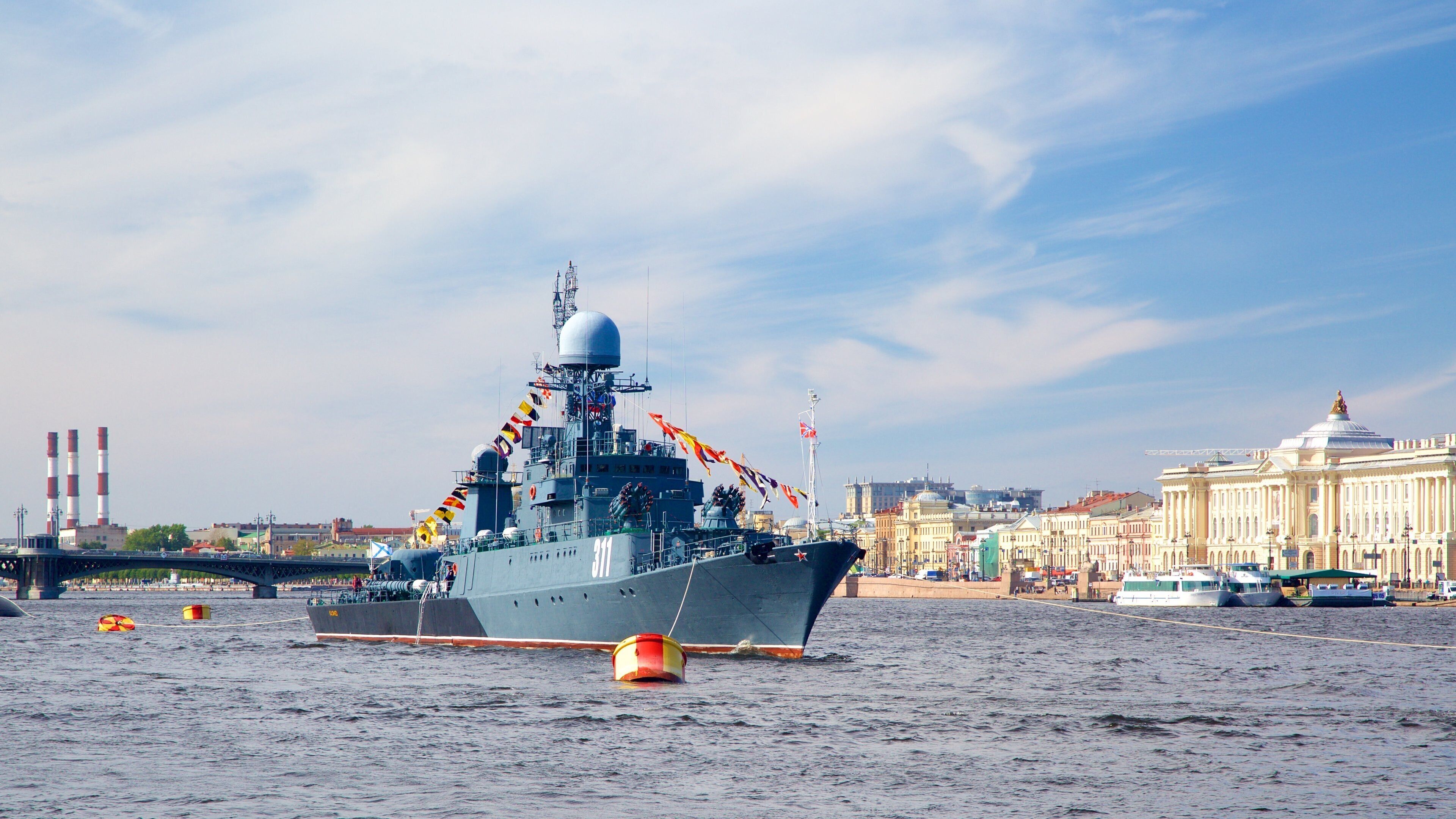 Admiralty Embankment showing military items and a river or creek
