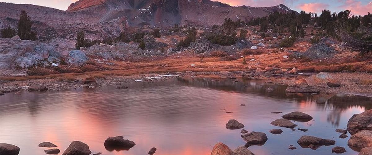 You can reach this spot via the Saddlebag lake trail.