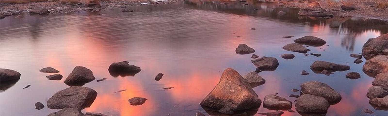 You can reach this spot via the Saddlebag lake trail.