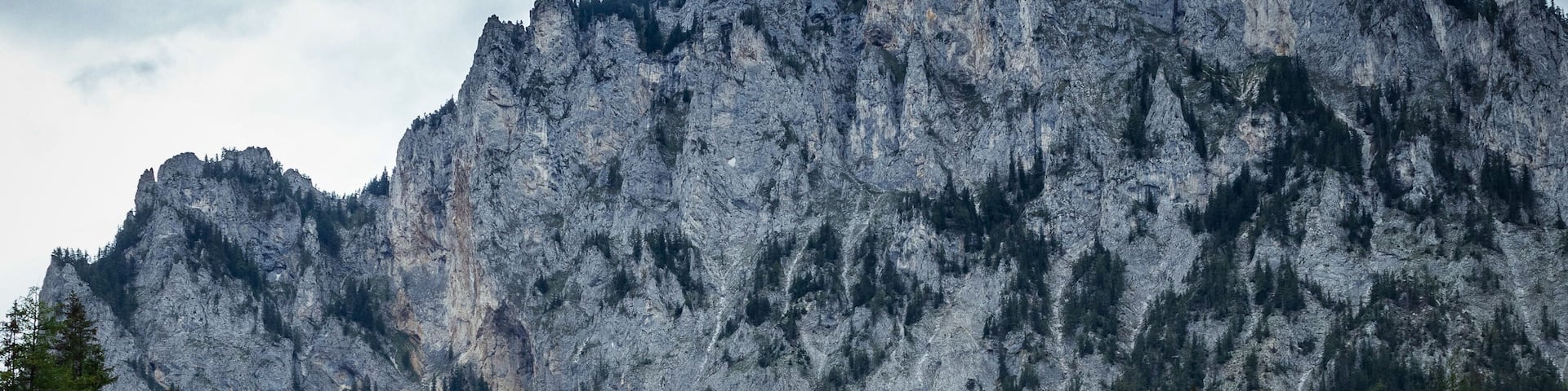 Kreuzteich in TragöĂ, Austria.