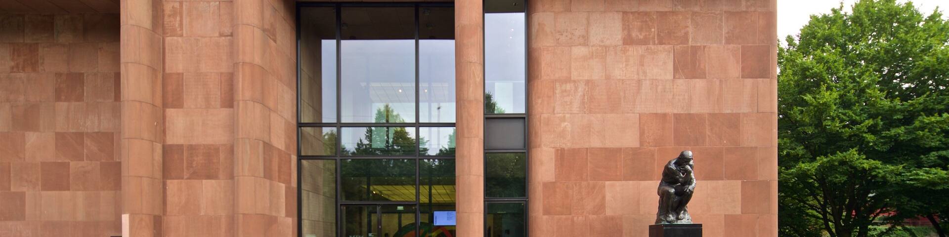 クンストハレ ビーレフェルト 表示 像あるいは彫刻