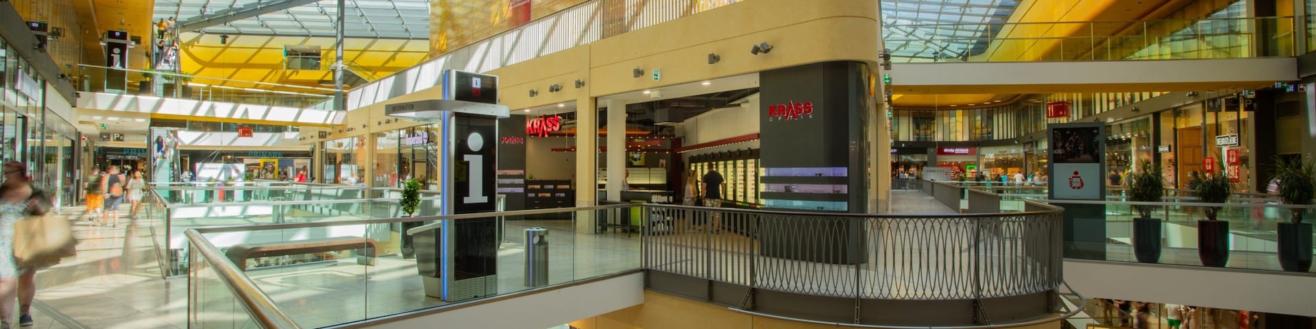 Thier-Galerie showing shopping and interior views