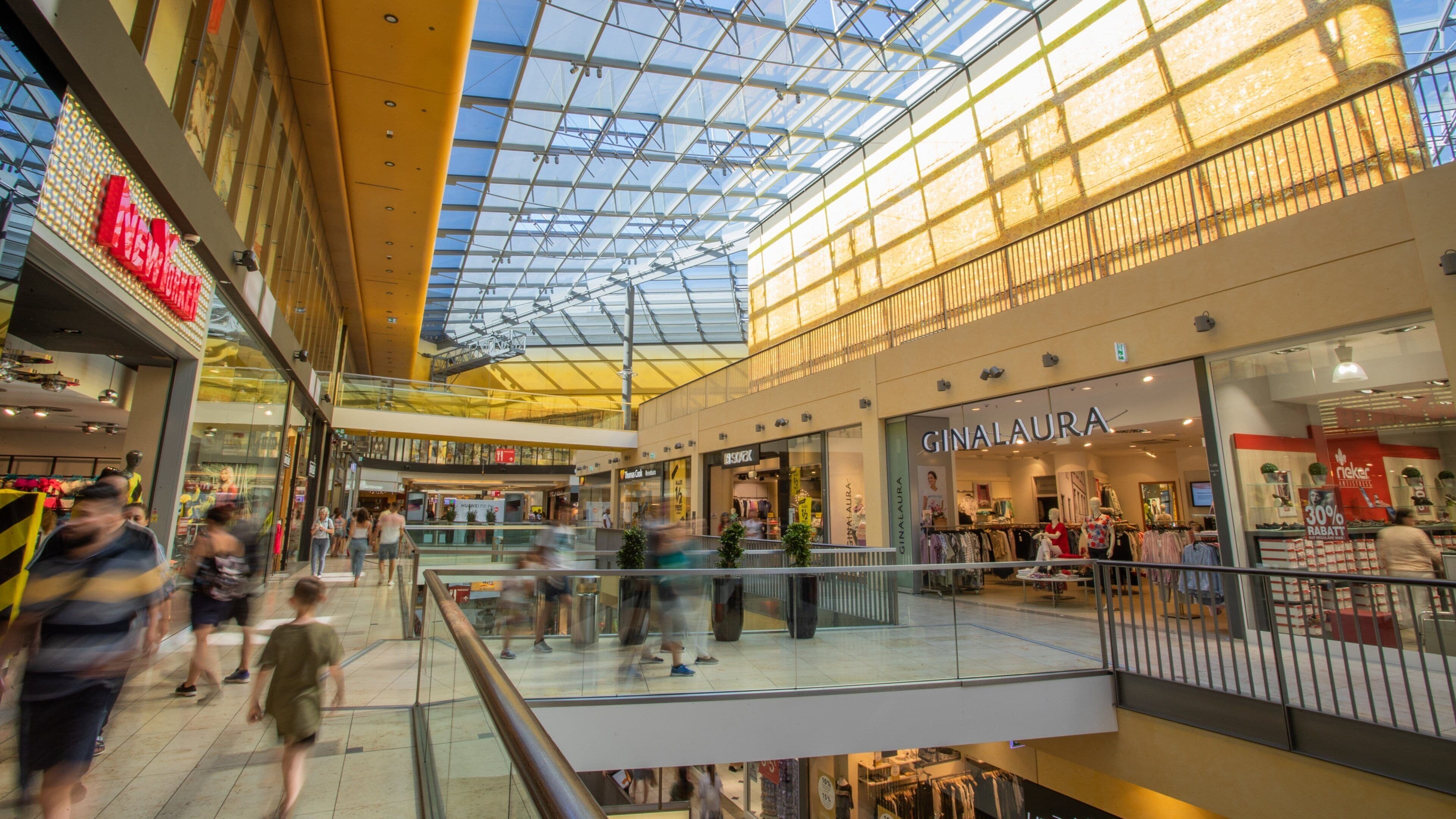 Thier-Galerie showing interior views and shopping