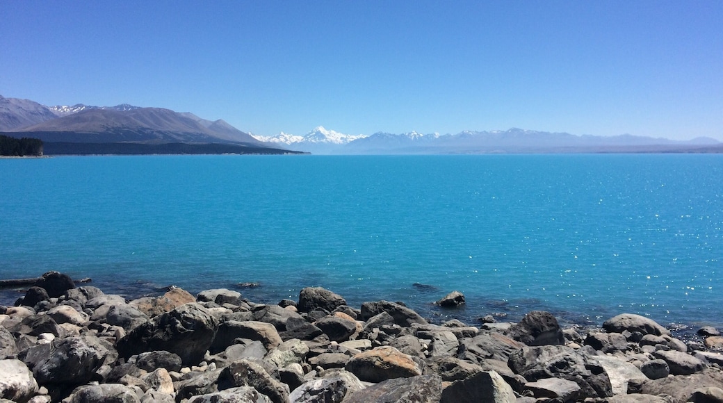 Crossing paths with this captivating hidden gem reminded me of being mesmerized by the color of someone's eyes. I couldn't look away yet didn't know what to say. I couldn't believe I had found a slice of heaven on earth. #blue