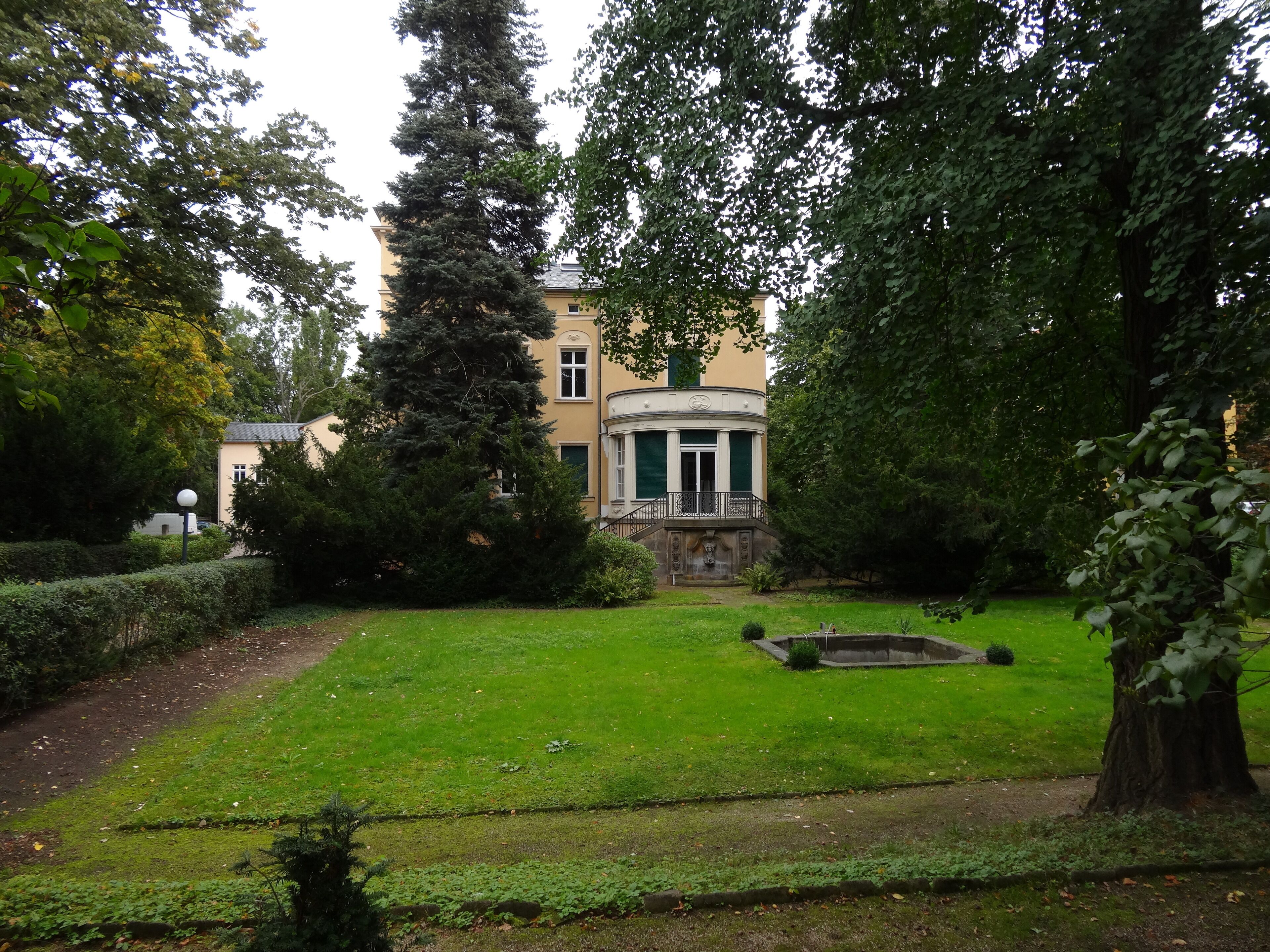 Denkmalgeschützte Villa Winterbergstraße 3 in Dresden-Gruna