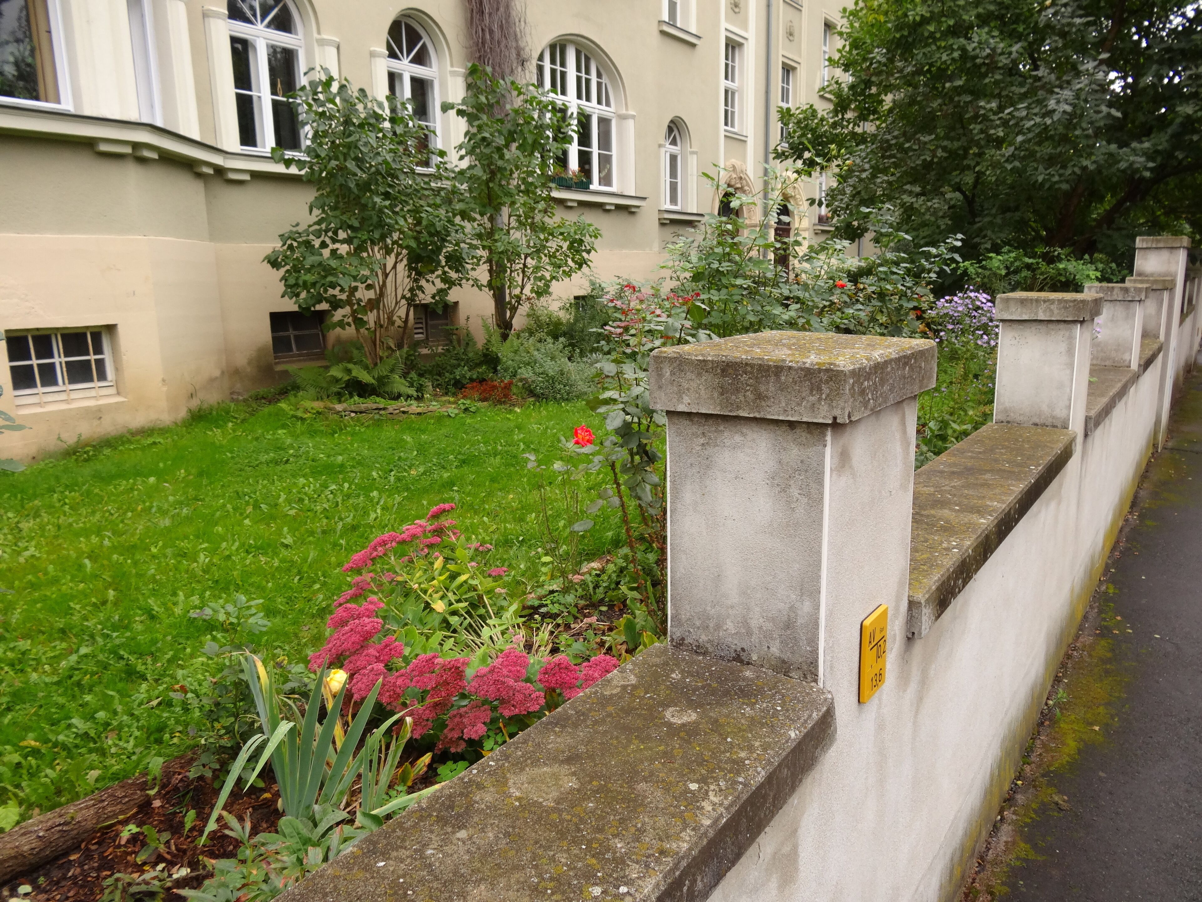 Denkmalgeschützte Wohnhausgruppe Tetschener Straße 18-24 in Dresden-Gruna